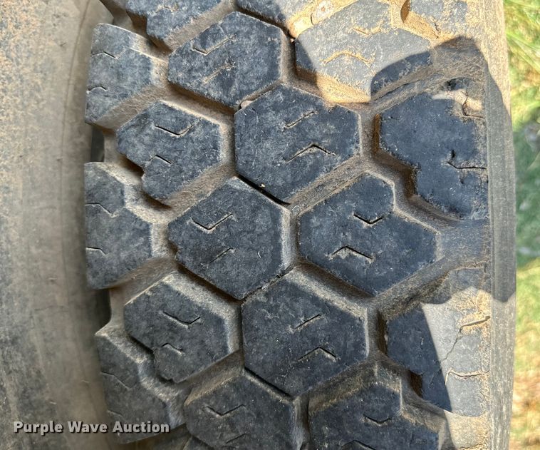 image for item NQ9738 1969 GMC dump flatbed truck