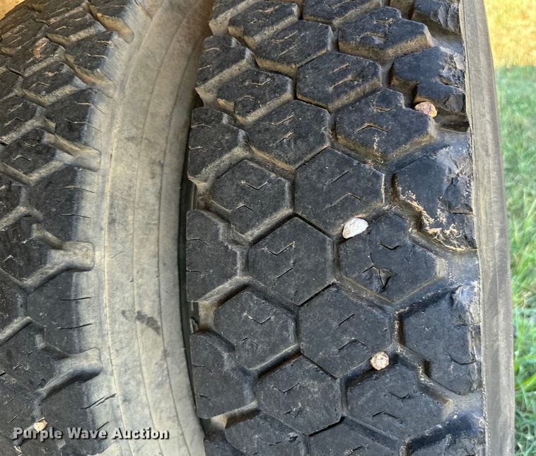 image for item NQ9738 1969 GMC dump flatbed truck