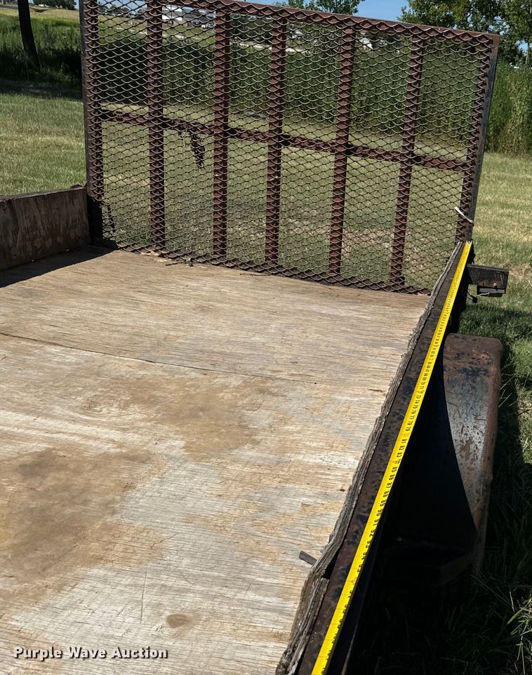 image for item NQ9739 2007 Maxey utility trailer