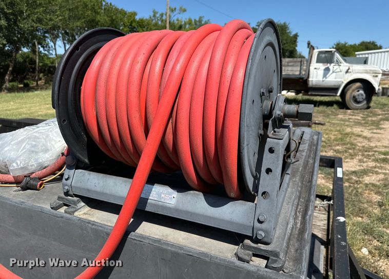 image for item NQ9740 2013 Road Boss utility trailer