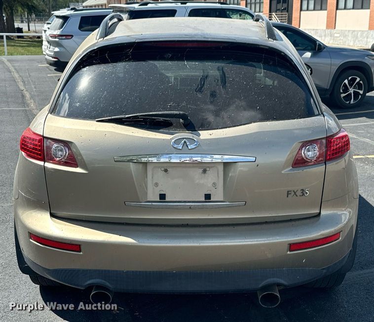 image for item NR9855 2003 Infiniti FX35 SUV