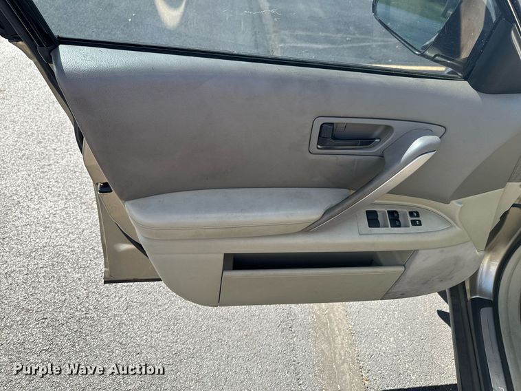 image for item NR9855 2003 Infiniti FX35 SUV