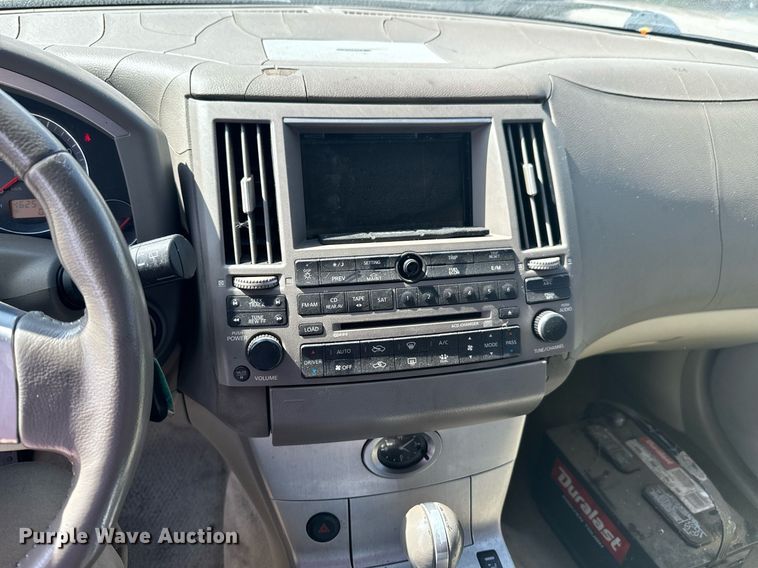 image for item NR9855 2003 Infiniti FX35 SUV