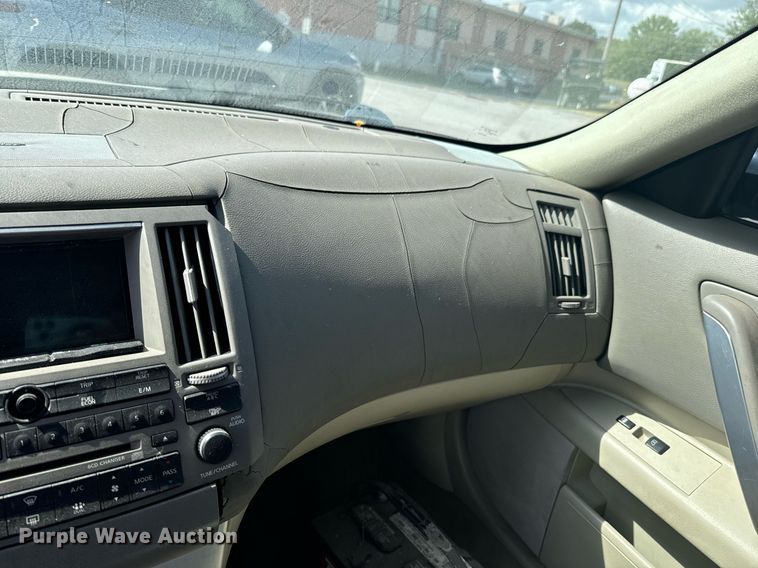 image for item NR9855 2003 Infiniti FX35 SUV