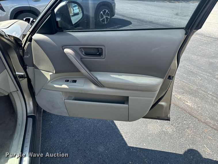 image for item NR9855 2003 Infiniti FX35 SUV