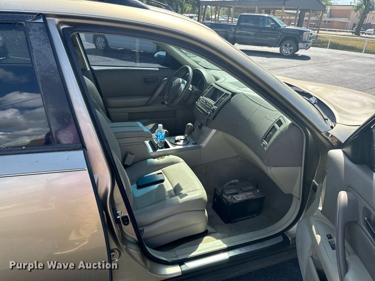 image for item NR9855 2003 Infiniti FX35 SUV