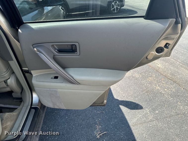 image for item NR9855 2003 Infiniti FX35 SUV