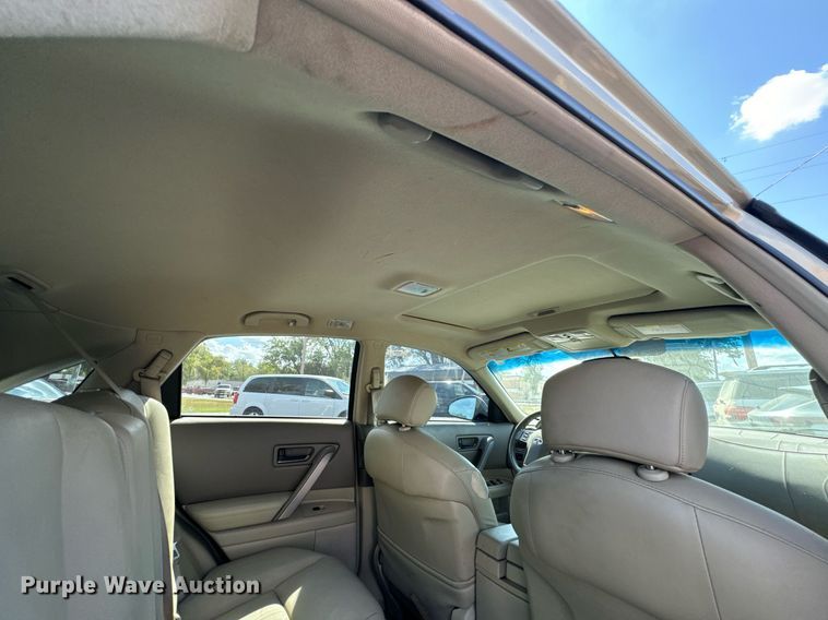 image for item NR9855 2003 Infiniti FX35 SUV