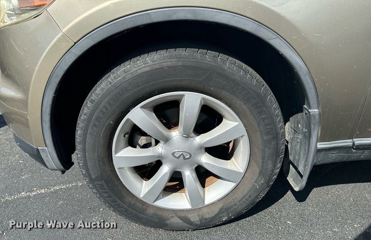 image for item NR9855 2003 Infiniti FX35 SUV