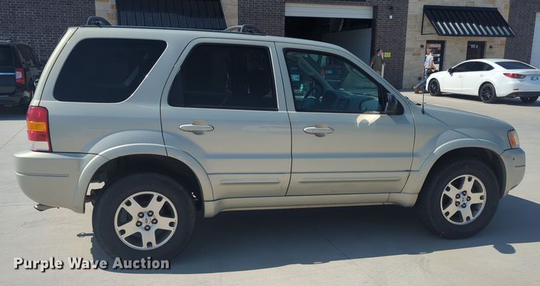 image for item NW9638 2004 Ford Escape SUV