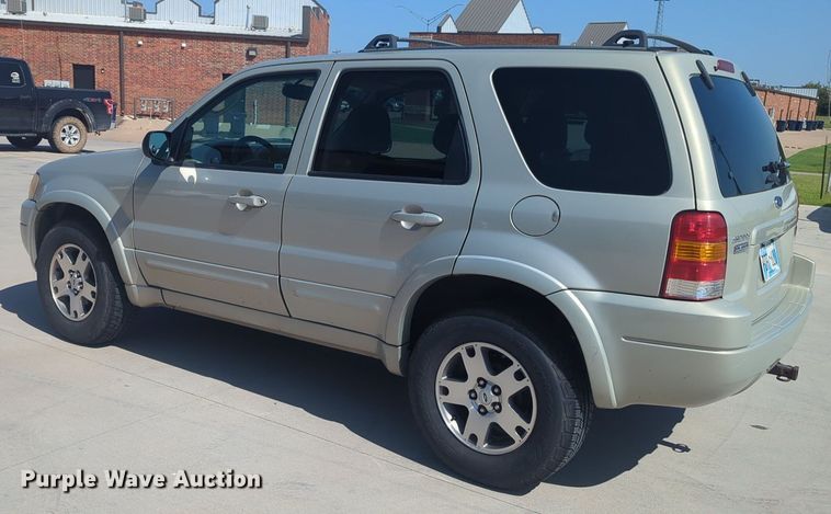 image for item NW9638 2004 Ford Escape SUV