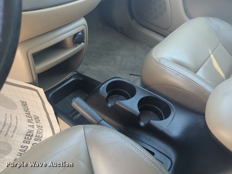 image for item NW9638 2004 Ford Escape SUV