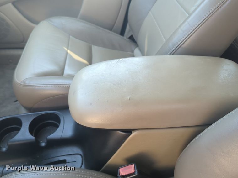 image for item NW9638 2004 Ford Escape SUV