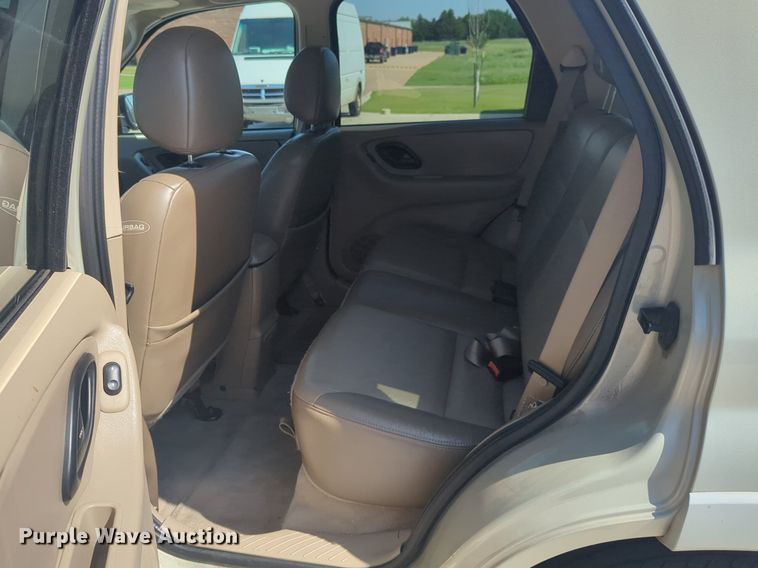 image for item NW9638 2004 Ford Escape SUV