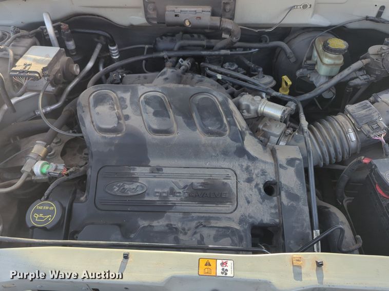 image for item NW9638 2004 Ford Escape SUV