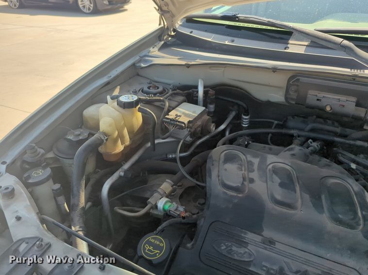 image for item NW9638 2004 Ford Escape SUV