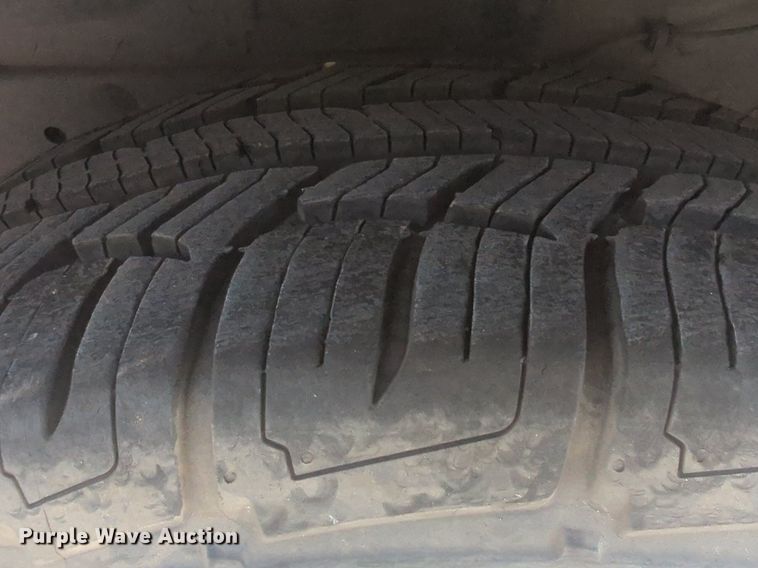 image for item NW9638 2004 Ford Escape SUV