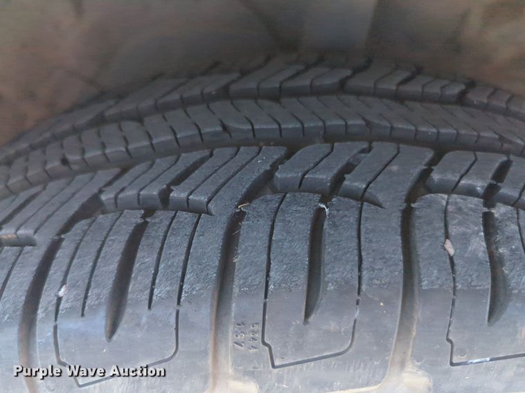 image for item NW9638 2004 Ford Escape SUV