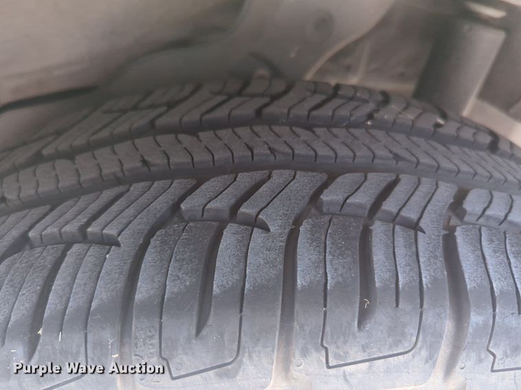 image for item NW9638 2004 Ford Escape SUV