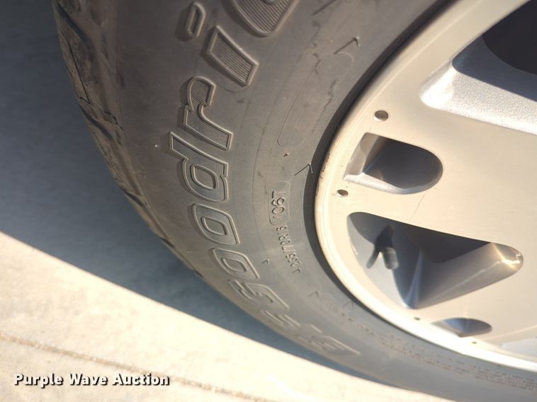 image for item NW9638 2004 Ford Escape SUV