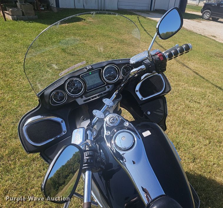 image for item NX9199 2010 Kawasaki  Vulcan Voyager 1700 motorcycle