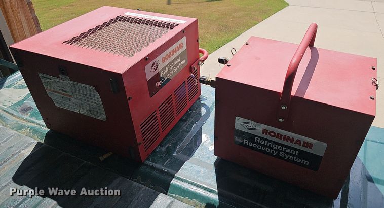 image for item NX9313 1992 Robinair refrigerant recovery unit