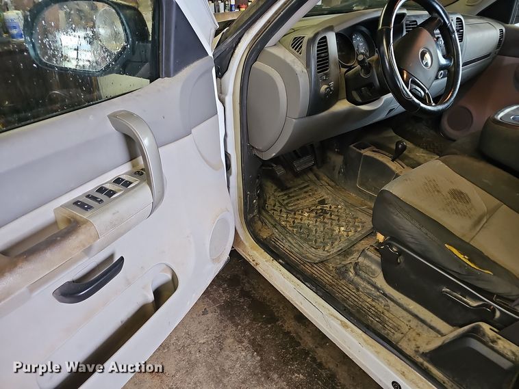 image for item NX9315 2009 Chevrolet  Silverado 1500 Ext. Cab pickup truck