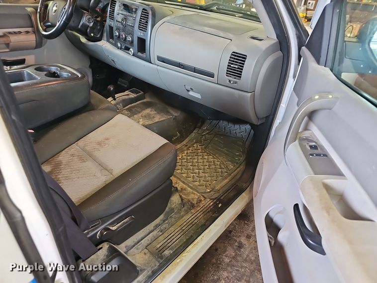 image for item NX9315 2009 Chevrolet  Silverado 1500 Ext. Cab pickup truck