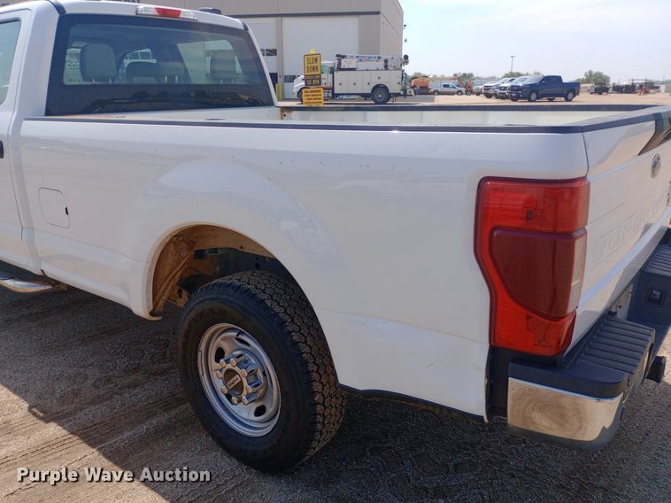 image for item NY9495 2020 Ford F250 Super Duty XL Crew Cab pickup truck