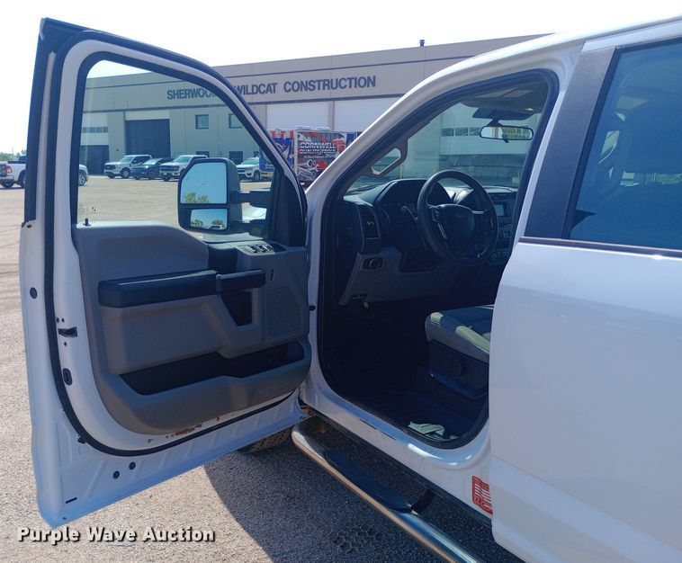 image for item NY9495 2020 Ford F250 Super Duty XL Crew Cab pickup truck