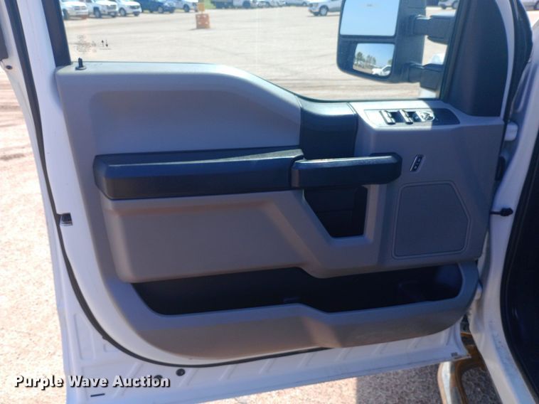 image for item NY9495 2020 Ford F250 Super Duty XL Crew Cab pickup truck