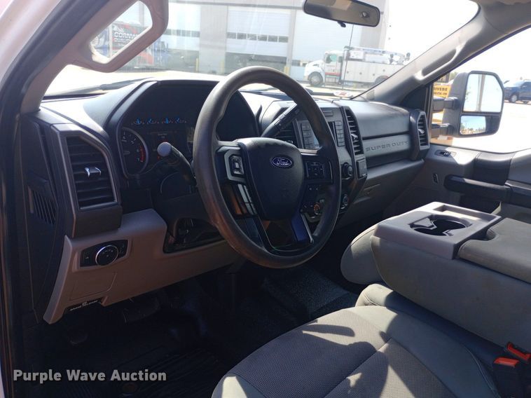 image for item NY9495 2020 Ford F250 Super Duty XL Crew Cab pickup truck