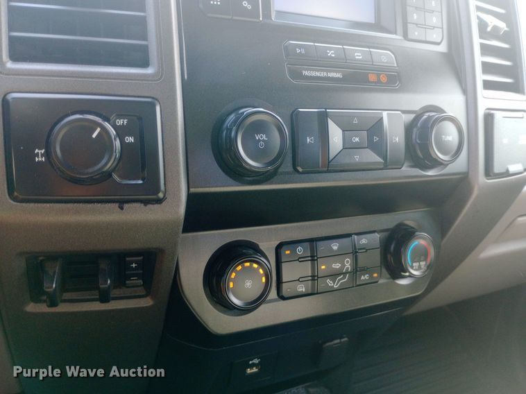 image for item NY9495 2020 Ford F250 Super Duty XL Crew Cab pickup truck