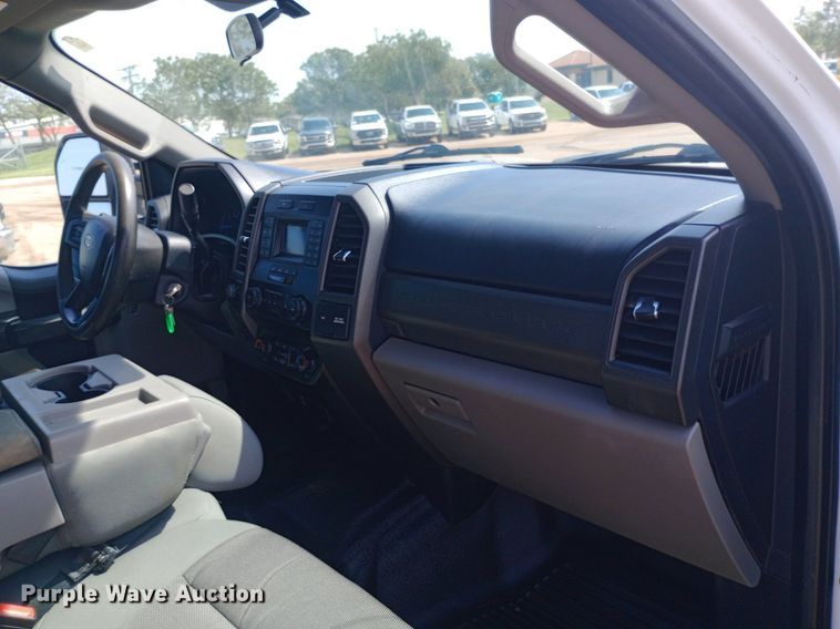 image for item NY9495 2020 Ford F250 Super Duty XL Crew Cab pickup truck