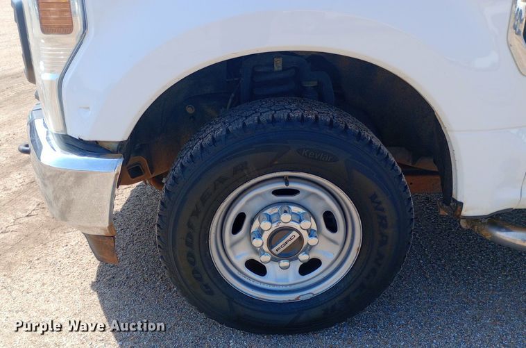 image for item NY9495 2020 Ford F250 Super Duty XL Crew Cab pickup truck