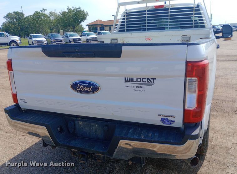 image for item NY9496 2017 Ford F250 Super Duty XL Crew Cab pickup truck