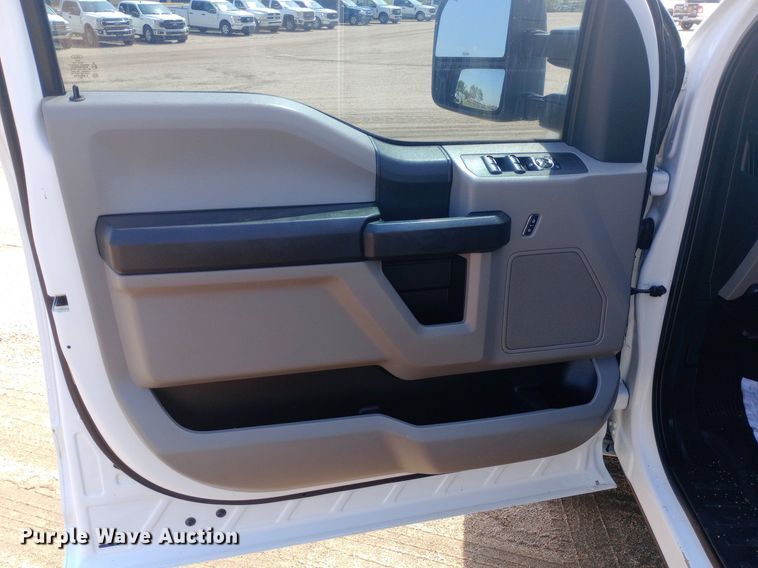 image for item NY9496 2017 Ford F250 Super Duty XL Crew Cab pickup truck