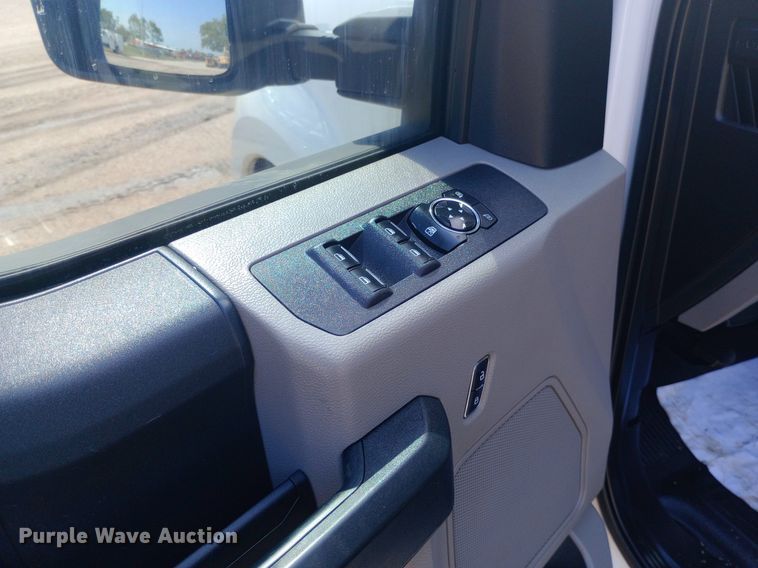 image for item NY9496 2017 Ford F250 Super Duty XL Crew Cab pickup truck