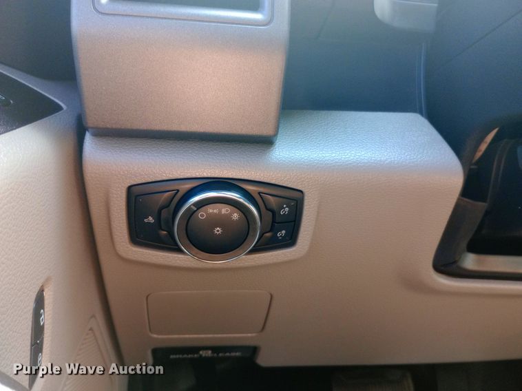 image for item NY9496 2017 Ford F250 Super Duty XL Crew Cab pickup truck