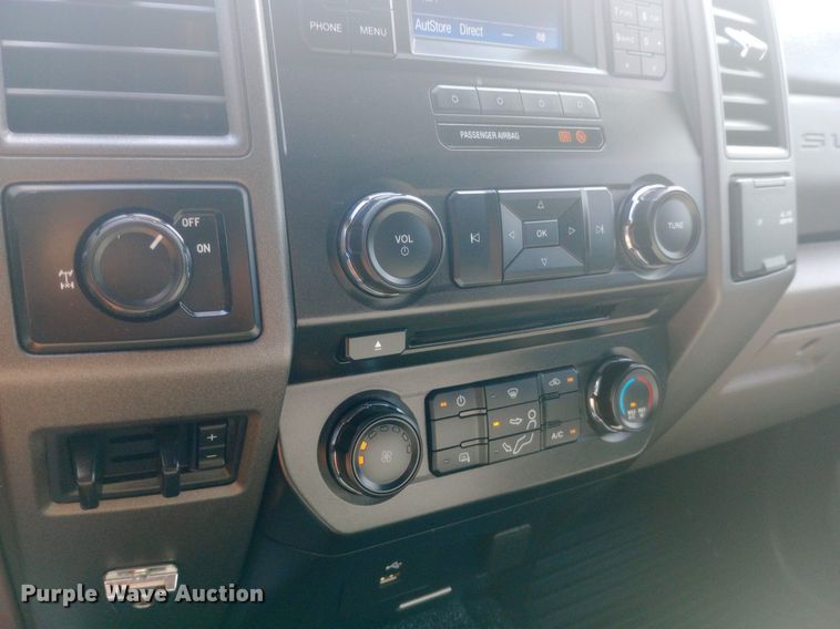 image for item NY9496 2017 Ford F250 Super Duty XL Crew Cab pickup truck