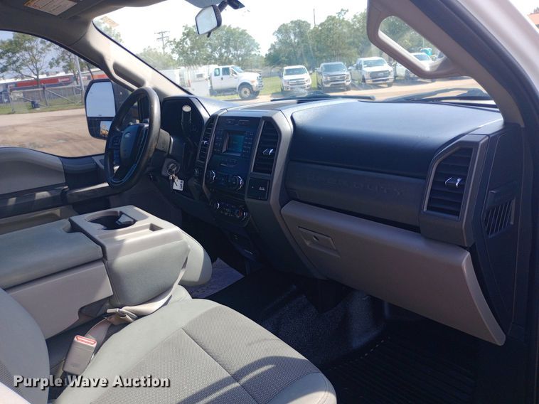 image for item NY9496 2017 Ford F250 Super Duty XL Crew Cab pickup truck