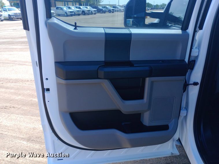 image for item NY9496 2017 Ford F250 Super Duty XL Crew Cab pickup truck