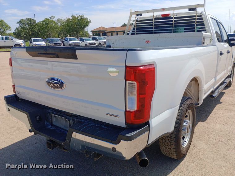 image for item NY9518 2019 Ford F250 Super Duty XL SuperCrew pickup truck