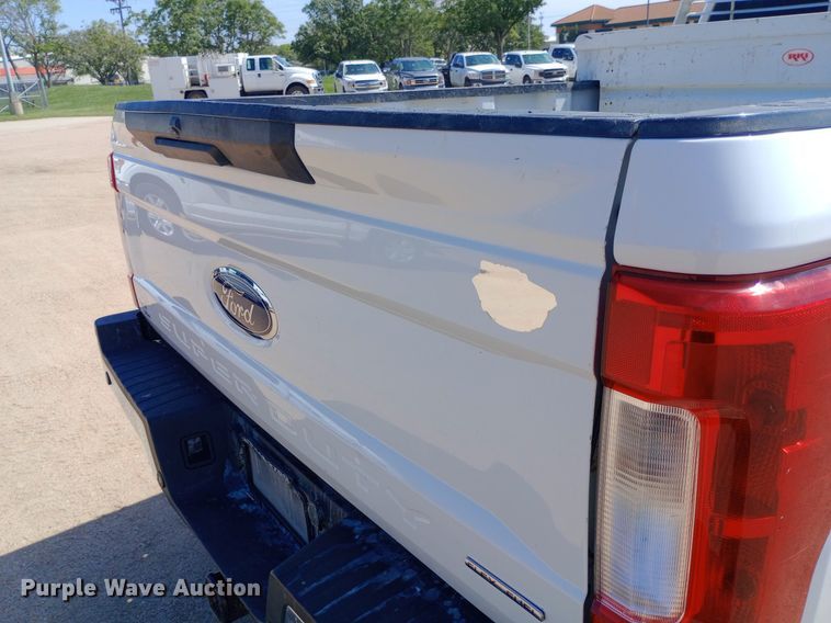 image for item NY9518 2019 Ford F250 Super Duty XL SuperCrew pickup truck