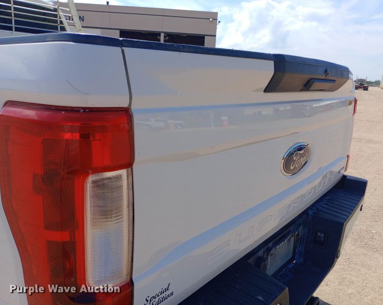 image for item NY9518 2019 Ford F250 Super Duty XL SuperCrew pickup truck