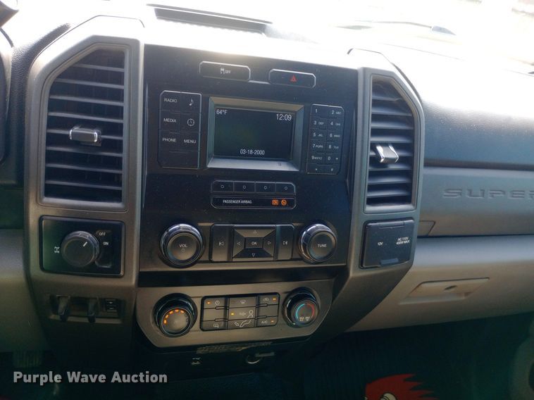 image for item NY9518 2019 Ford F250 Super Duty XL SuperCrew pickup truck