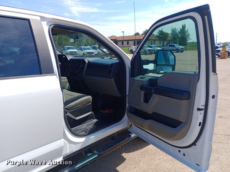 image for item NY9518 2019 Ford F250 Super Duty XL SuperCrew pickup truck