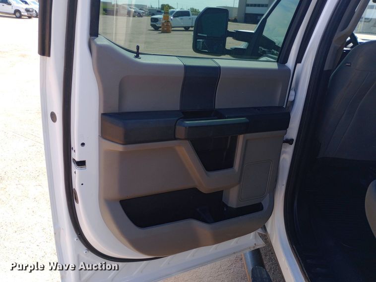 image for item NY9518 2019 Ford F250 Super Duty XL SuperCrew pickup truck