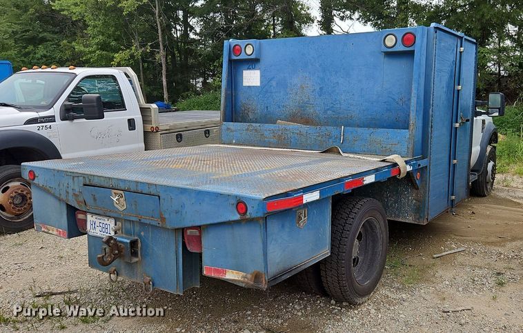 image for item OJ9796 2010 Ford F550 Super Duty XL  flatbed truck
