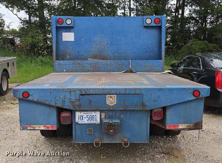 image for item OJ9796 2010 Ford F550 Super Duty XL  flatbed truck